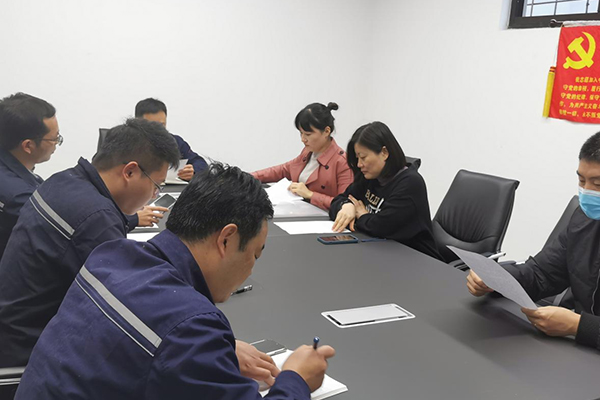 Dva uslužbenca Boda sta se s častjo pridružila Komunistični partiji Kitajske.