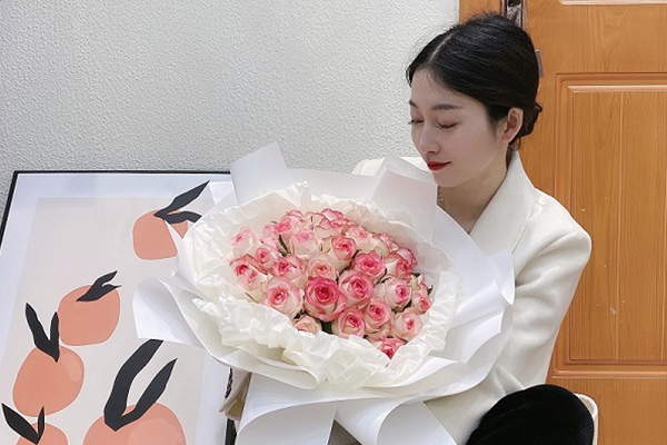 Čestitke Elaine za njen drugi rojstni dan v Bodi!